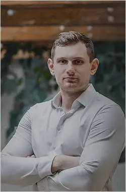 advokát